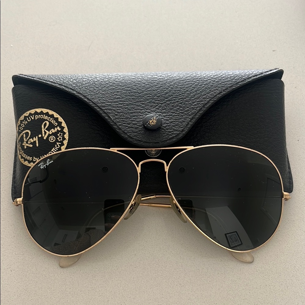 Ray-Ban Classic Gold Aviator Sunglasses